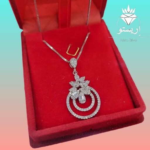 گردنبند نقره میکرو امرالد (بازنجیر) عیار 925 و آبکاری طلاسفید بسیار شیک و خاص همراه زنجیر ونیزی ب طول 45cm